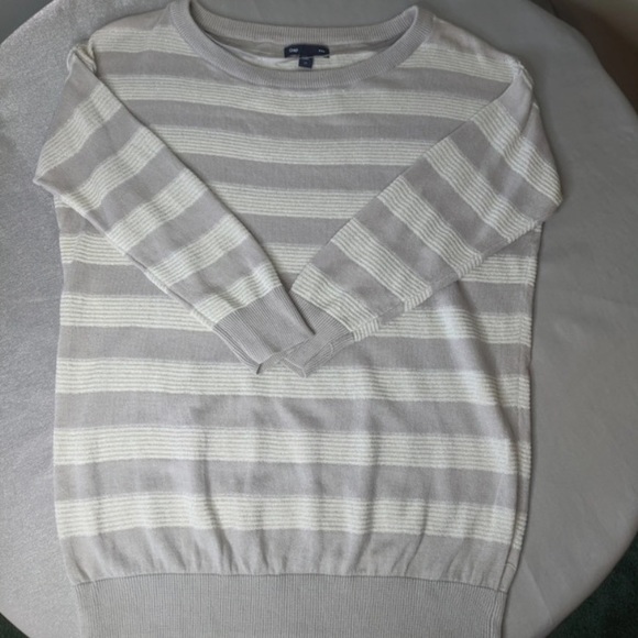 Gap sweater - Picture 1 of 2